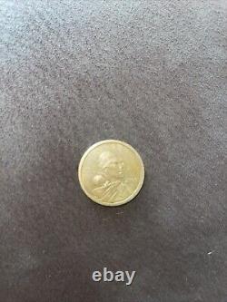 2000 P Sacagawea One Dollar Coin Us Liberty Gold Color Circulated